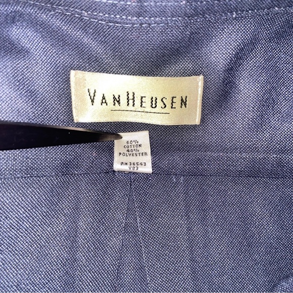 EUC Van Heusen Navy Blue Button-Down Dress Shirt - Picture 3 of 6